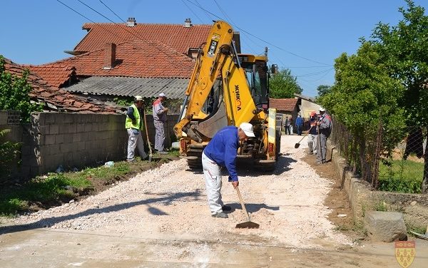 Подготовка за асфалтирање на десетина улици во кочанските села