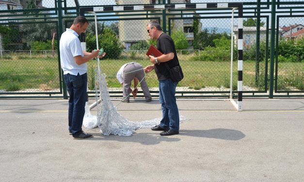 Се поправаат оштетувањата на повеќенаменските игралишта во Кочани