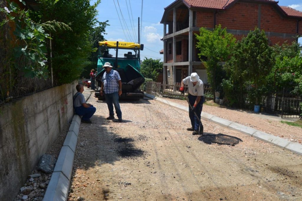 Започна асфалтирањето на улиците „Карпошово востание“ во Кочани и „АСНОМ“ во Оризари
