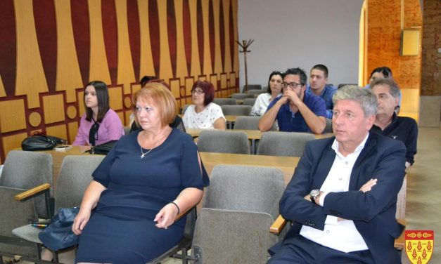 Трибина за подигање на јавната свест против дивите депонии во Кочани