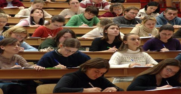 Истекува рокот за конкурирање за општински стипендии