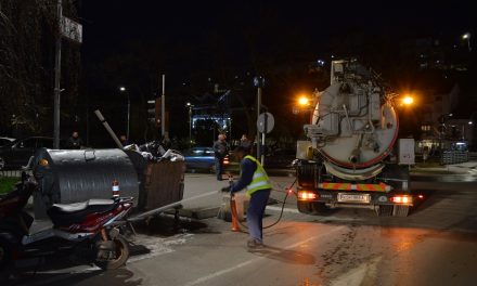 Дезинфекција на улиците во Кочани – мерка против КОВИД-19