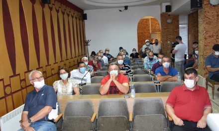 Средба на градоначалникот Илијев со оштетените од невремето