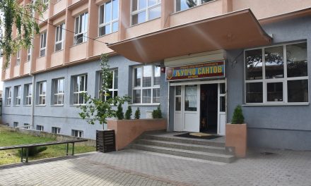 Наставата во кочанските училишта се одвива без поголеми проблеми – состанок на градоначалникот Илијев со директорите