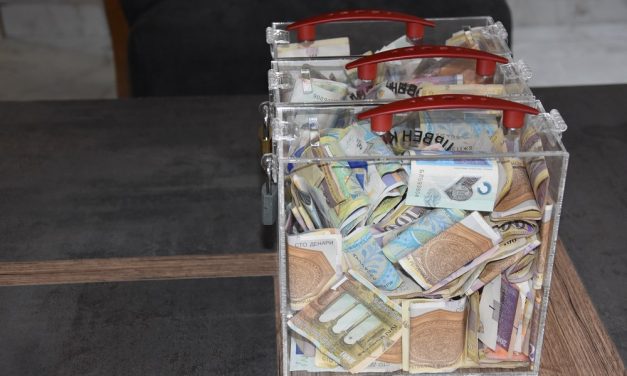 Донаторска акција на Модната групација „ИНТ“ за компјутерска опрема за учениците во социјален ризик