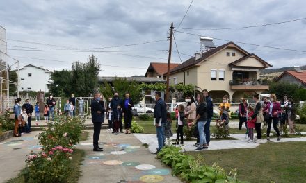 Во Кочани за четири илјади ученици почна новата учебна година