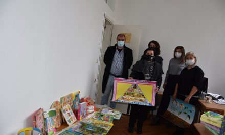 Општина Кочани обезбеди дидактички и нагледен материјал за учениците со попреченост од ОУ „Малина Попиванова“