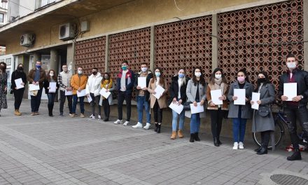 Општинските стипендисти го добија двомесечниот износ од стипендијата