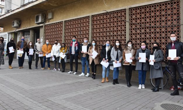 Општинските стипендисти го добија двомесечниот износ од стипендијата
