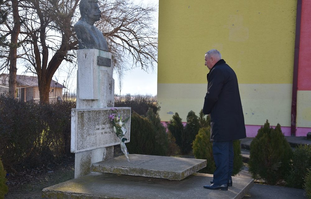 Одбележани 150 години од раѓањето на Гоце Делчев со положување свежо цвеќе на неговата биста во Горни Подлог
