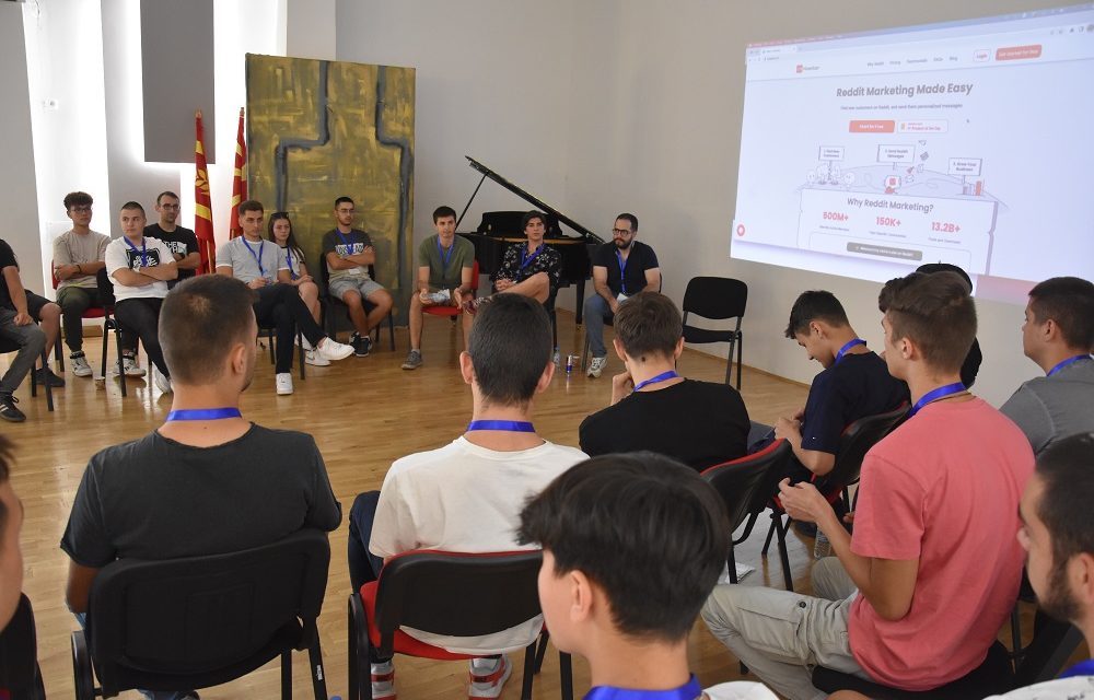 Тридневен бесплатен Coding Bootcamp за средношколците од Кочани