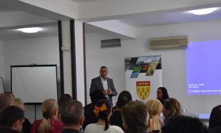 Панел-дискусија: „Одржлив туризам за патување во Кочани“