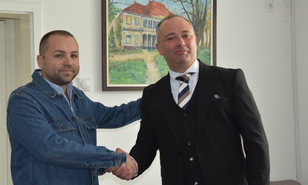 Новиот градоначалник на Кочани Владко Грозданов ја презеде функцијата од Венко Крстевски