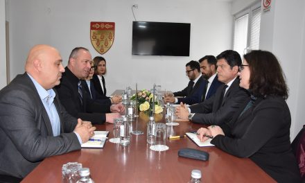 Амбасадорот на Европската Унија во Северна Македонија Михалис Рокас ја посети Општина Кочани