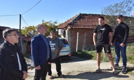 Градоначалникот Владко Грозданов се сретна со жители од  улицата „Константин Апостолов“