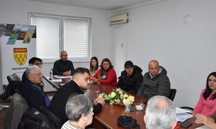 Средба на градоначалникот Владко Грозданов со станарите од Трговскиот центар блок А