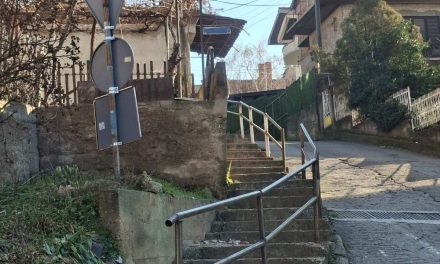 Поставена заштитна ограда на скалите на улицата „АСНОМ“ во Кочани