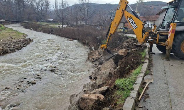 Со механизација се стабилизира текот на реката Масалница